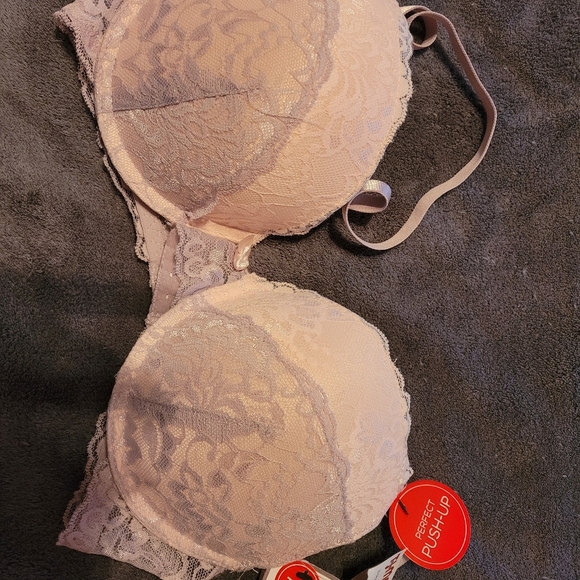 5 great new bras, size 34c - Picture 2 of 5